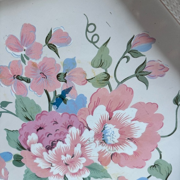 Vintage White and Pink Flower Tin Tray from the 80’s - Picture 2 of 6